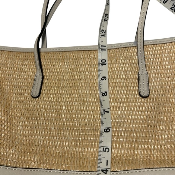 IZZY & ALI Tote Bag Woven Straw and Beige - Picture 11 of 13